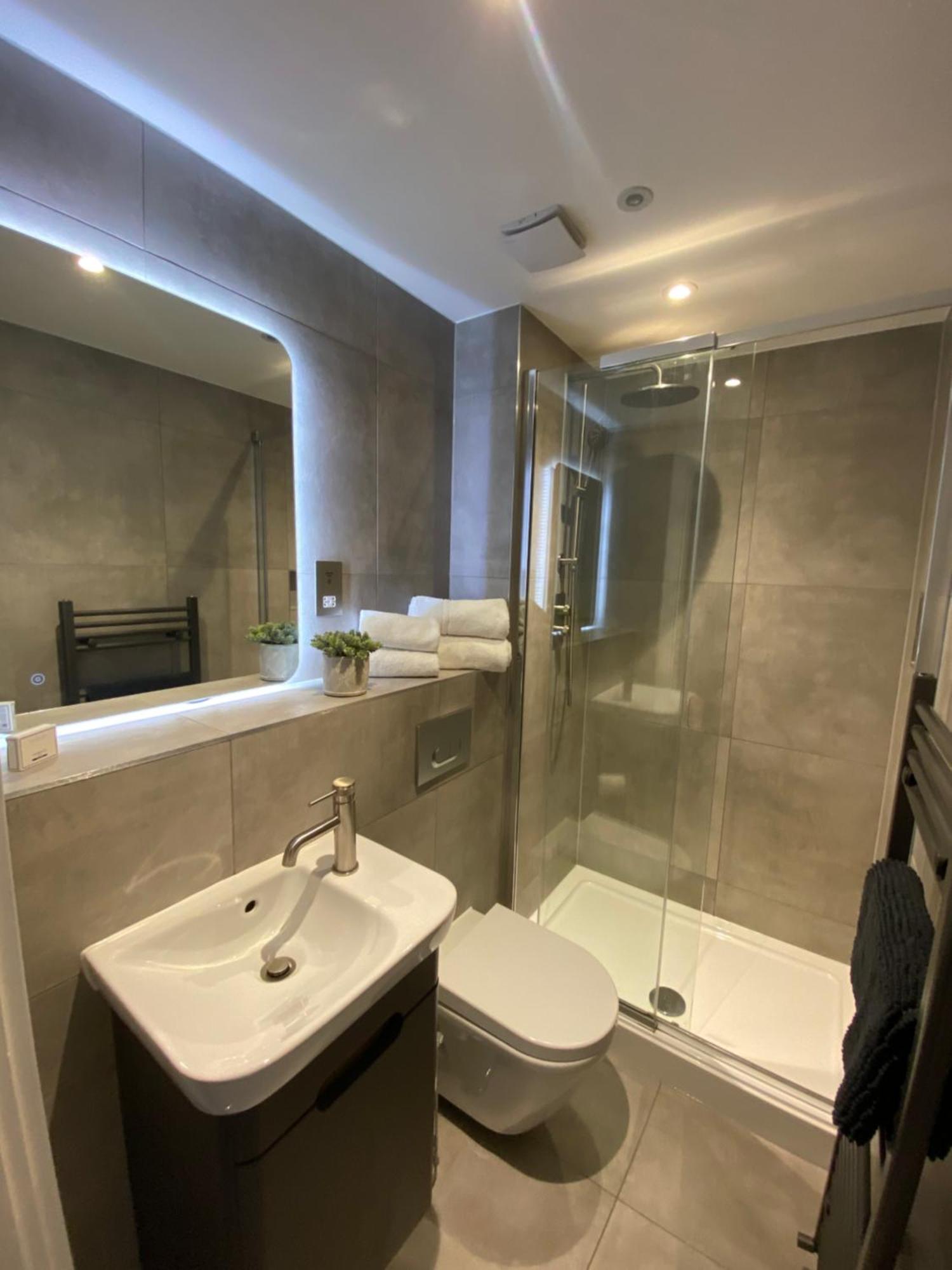Luxury York Apartment, Free Parking & Free Gym エクステリア 写真